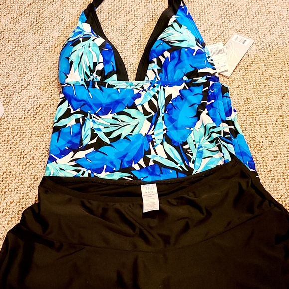 Bathing suit - Picture 1 of 5